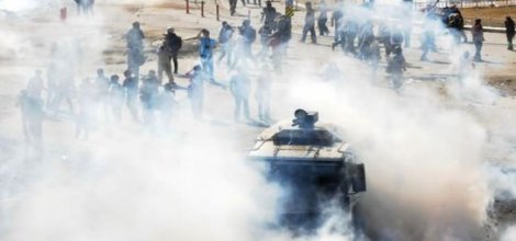 Polis Gezi Parkı'nı Yine Kapattı