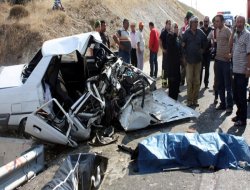 Cenaze dönüşü feci kaza