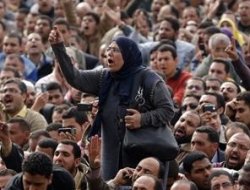 İskenderiye'de insan zinciri  VİDEO