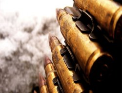 Uçaksavar mermisi iki eve isabet etti