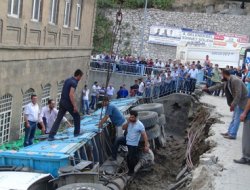 Bitlis'teki kazada halk Belediyeyi suçladı