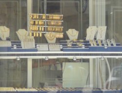 Ergani'de kuyumcu soygunu