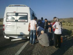 15 kişilik minibüse 26 yolcu bindirildi