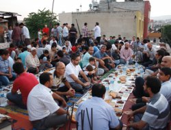 Mersin esnafı iftarda bir araya geldi