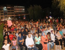 Van'da ilahi konserine yoğun ilgi