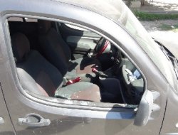 Aracın camı sıcaktan patladı