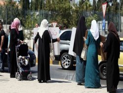 Filistinli tutuklu yakınlarına aşağılayıcı muamele