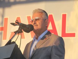 Bakan Yıldırım: Parayla her şey yapılır ama kardeşlik asla