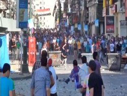 Mısır'da kırmızı alarm: Halk bir birine girdi