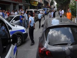 Soyguncular Başbakan'ın korumalarına takıldı