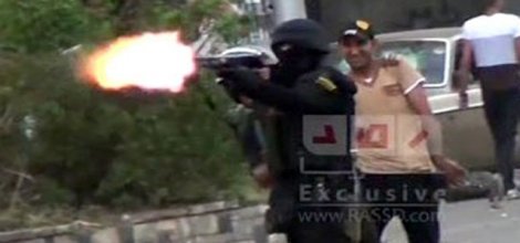 Mısır'da ateş açma anı görüntülendi video