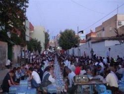 Çınar Şefkat Der’ den 1000 kişilik iftar yemeği