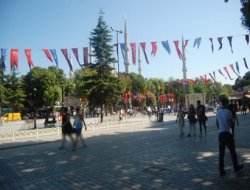 Dursun bu hayâsızca akın!