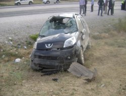 Van'da otomobil takla attı: 2 yaralı
