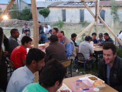 Kar-Der'in iftar çadırına ilgi büyük