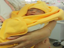 Bir günlük bebeğe yemek borusu yapıldı