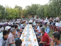 Bismil HÜDA PAR`dan kitlesel iftar VİDEO