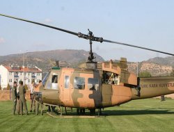 Askeri helikopter acil iniş yaptı