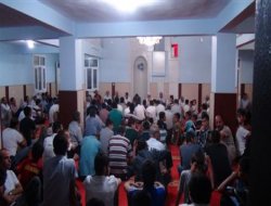 Çınar'daki camiler kadir gecesinin bereketiyle doldu taştı