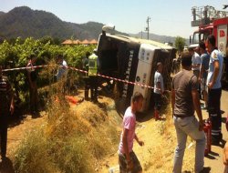 Manisa'da otobüs kazası: 2 ölü