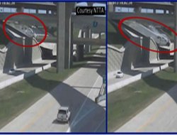 TIR köprüden böyle uçtu