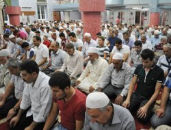 Son Teravih'te camiler dolup taştı