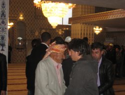 Xıraprıpın'da bayram hala eski tadında