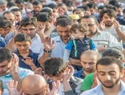 Ramazan bayramını bir gün sonra kutladılar