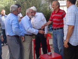 HÜDA PAR Beşiri esnafı ile bayramlaştı