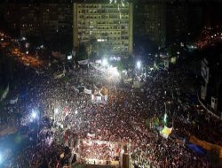 Mısır Halkı, Müdahaleye Aldırmadı