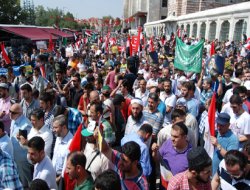 Cuntanın katliamı İstanbul'da lanetlendi