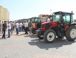 Kızıltepe'de traktörlü elektrik eylemi