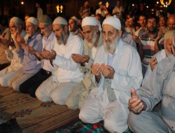 Diyarbakır'da yine cuntaya lanet yağdı