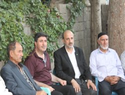 Amed mitingine siyasilerde katıldı