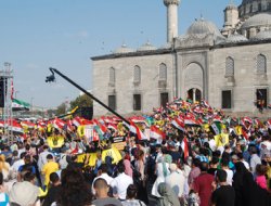 On binler Mısırlı Müslümanlar için ayakta