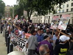 Londra'da Mısır'daki vahşet lanetlendi