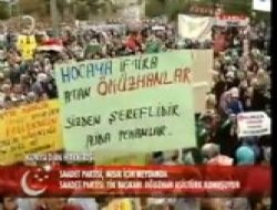 Oğuzhan Asiltürk'e şok hakaret pankartı!