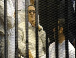 Hüsnü Mübarek'in yargılanmasında sıcak gelişme