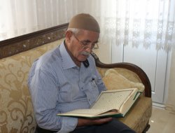 70 yaşında öğrendiği Kuran'ı hatmetti