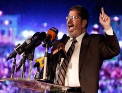 Mursi`yi savunmak için 25 avukat gönüllü oldu