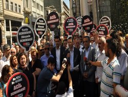 CHP'liler Mısır'da yaşanan darbeyi protesto etti