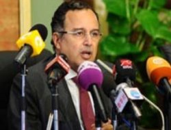 Mısır Dışişleri Bakanı dünyaya kafa tutuyor!