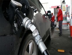 Benzine 11 kuruş zam geldi...