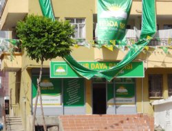 HÜDA PAR Silvan teşkilat binasına taşlı saldırı