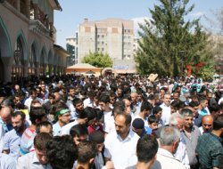 Van'da katliamcılara lanet yağdı