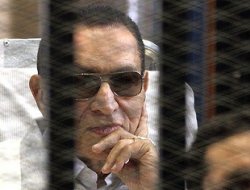 Hüsnü Mübarek yeniden hakim karşısında