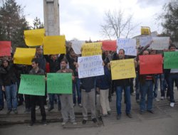 Su kesintisini protesto edenlere ceza istendi