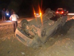 Atlardan kaçan otomobil takla attı: 5 yaralı