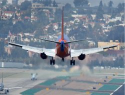 Yolcu uçağı rehin alındı iddiası yalanlandı