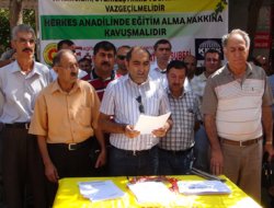 "Anadilde eğitim istiyorum" standı açıldı